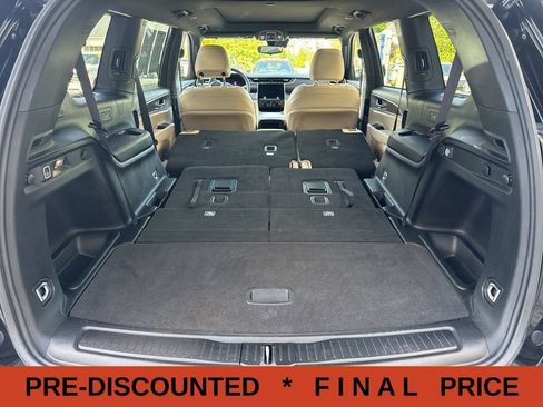 Used 2023 Jeep Grand Cherokee L Limited w/ Black Appearance Package AWD/4WD image 20