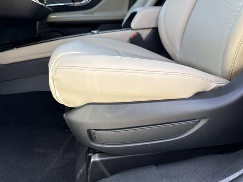 New 2026 Lincoln Corsair Premiere image 21