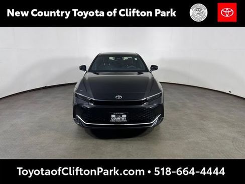 Used 2023 Toyota Crown XLE AWD/4WD image 7