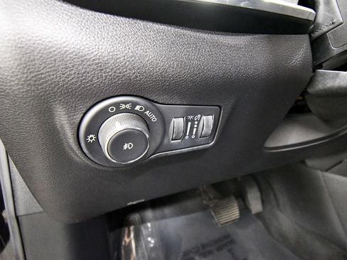 Used 2022 Jeep Compass Limited AWD/4WD image 19