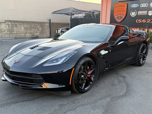 Used 2019 Chevrolet Corvette Stingray Coupe w/ Carbon Flash Badge Package RWD image 5