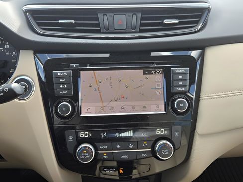 Used 2019 Nissan Rogue SL image 18