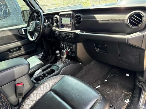 Used 2020 Jeep Wrangler Unlimited Sahara AWD/4WD image 11