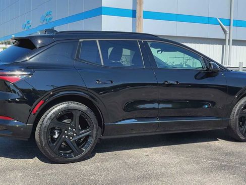 Certified 2024 Chevrolet Equinox EV RS image 2