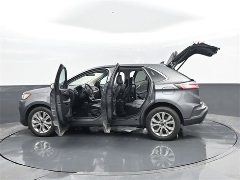 Used 2024 Ford Edge Titanium image 31