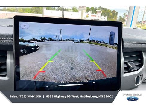 Used 2024 Ford Expedition XLT image 15