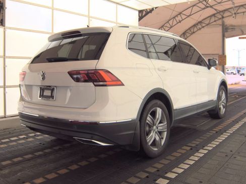 Used 2021 Volkswagen Tiguan SEL FWD image 3