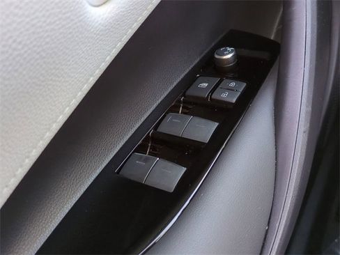 Used 2021 Toyota Corolla SE image 22