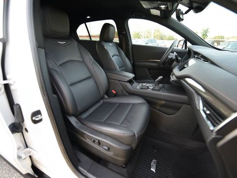 Used 2022 Cadillac XT4 Sport w/ Enhanced Visibility Package FWD image 13