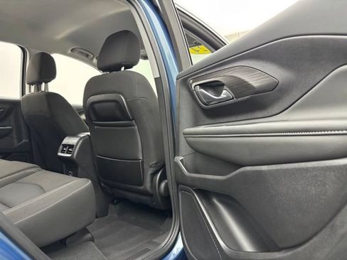 Used 2024 GMC Terrain SLE FWD image 32