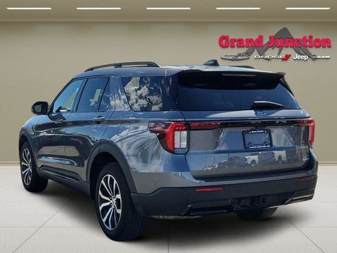 Used 2025 Ford Explorer ST-Line AWD/4WD image 5