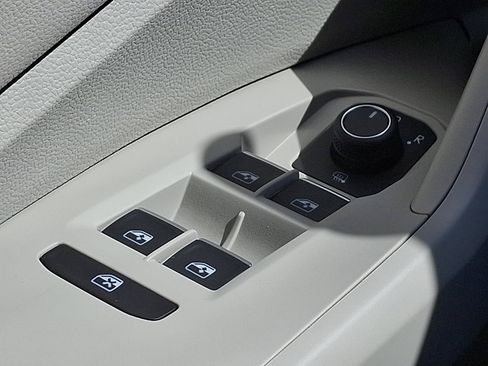 Used 2024 Volkswagen Jetta SE w/ Panoramic Sunroof Package FWD image 26