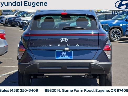 Used 2025 Hyundai Kona SE image 4