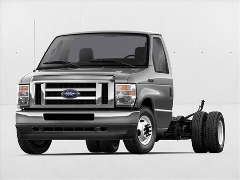 Used 2024 Ford E-450 and Econoline 450 Super Duty w/ Driver's Safety Package RWD image 1