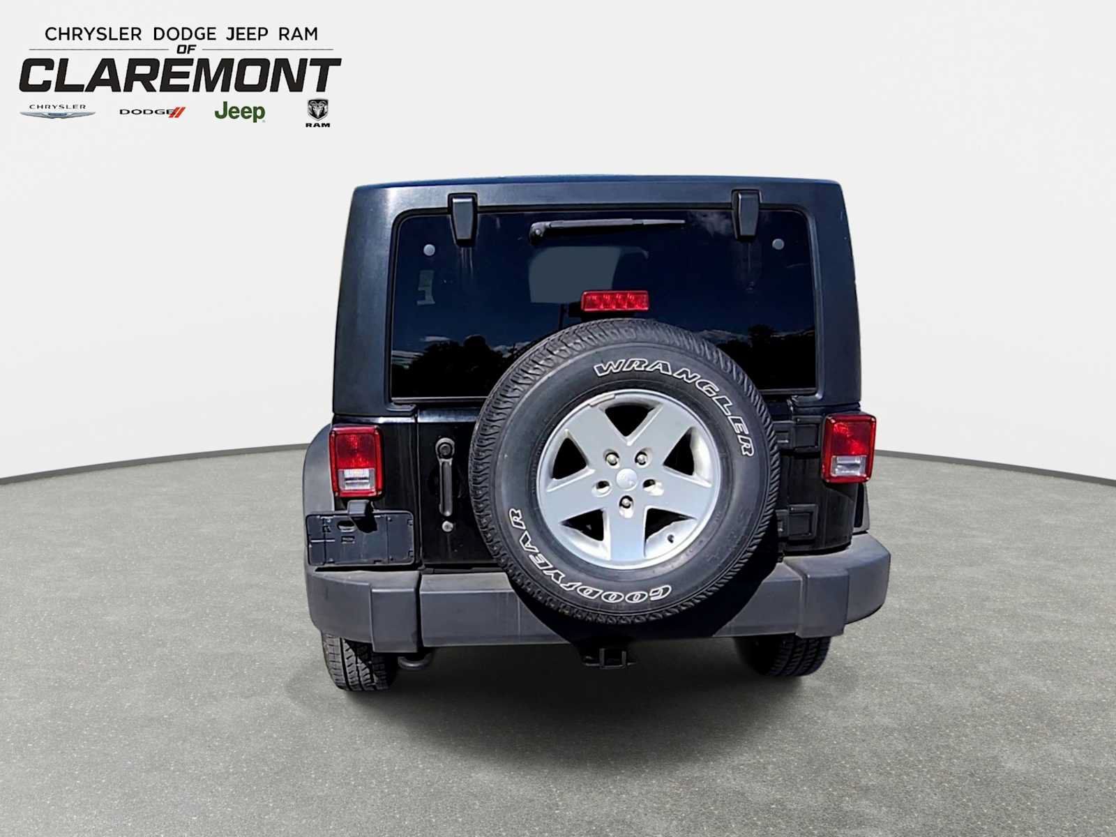 Used 2012 Jeep Wrangler Sport AWD/4WD image 7