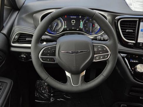 New 2026 Chrysler Pacifica Select image 25