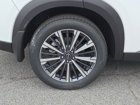 New 2026 Nissan Pathfinder Platinum AWD/4WD image 7