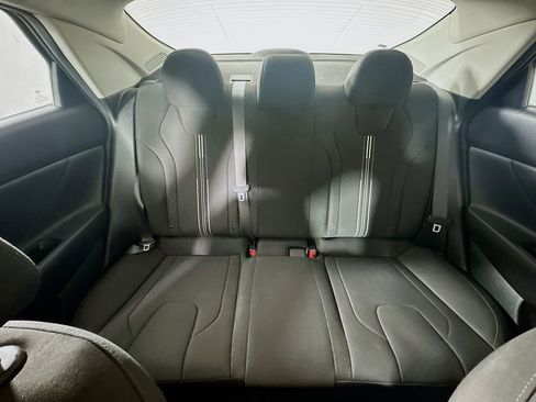 Used 2021 Hyundai Elantra SEL image 13