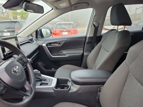 Used 2024 Toyota RAV4 XLE FWD image 14