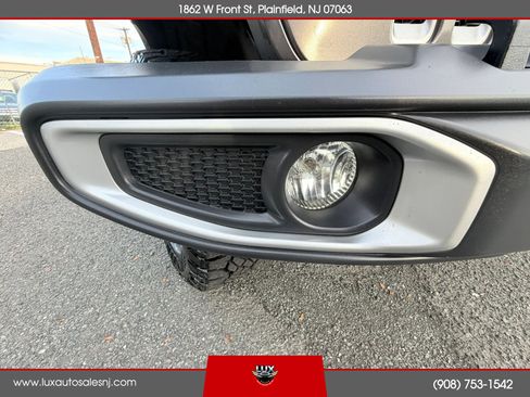 Used 2018 Jeep Wrangler Unlimited Sahara AWD/4WD image 39