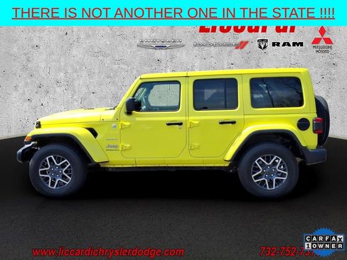 Used 2024 Jeep Wrangler Unlimited Sahara AWD/4WD image 4