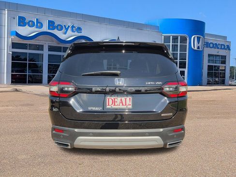 Used 2023 Honda Pilot Touring image 6