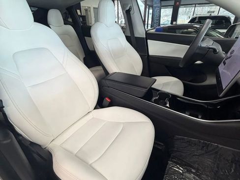 Used 2020 Tesla Model Y Long Range image 21