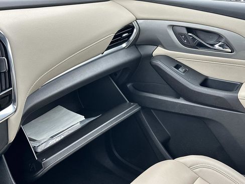 Certified 2023 Chevrolet Traverse LT image 32