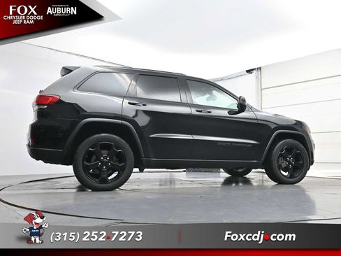 Used 2018 Jeep Grand Cherokee Laredo AWD/4WD image 25