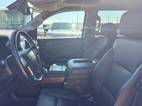 Used 2020 Chevrolet Tahoe Premier w/ Premier 6.2L Value Package AWD/4WD image 12