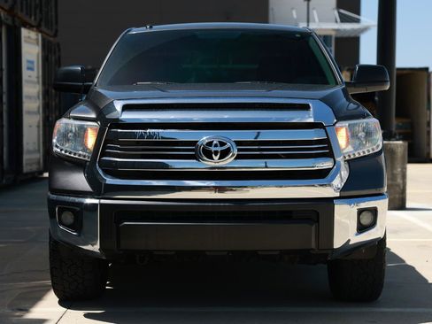Used 2016 Toyota Tundra SR5 w/ SR5 Upgrade Package RWD image 19