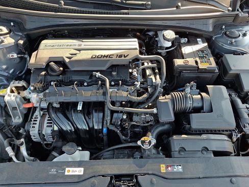 Used 2024 Hyundai Elantra Limited FWD image 28
