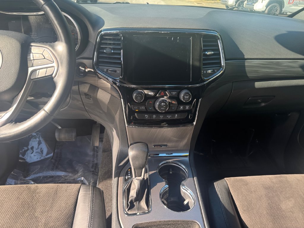 Used 2020 Jeep Grand Cherokee Altitude AWD/4WD image 11