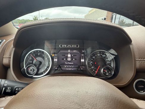 Used 2019 RAM 1500 Laramie AWD/4WD image 23