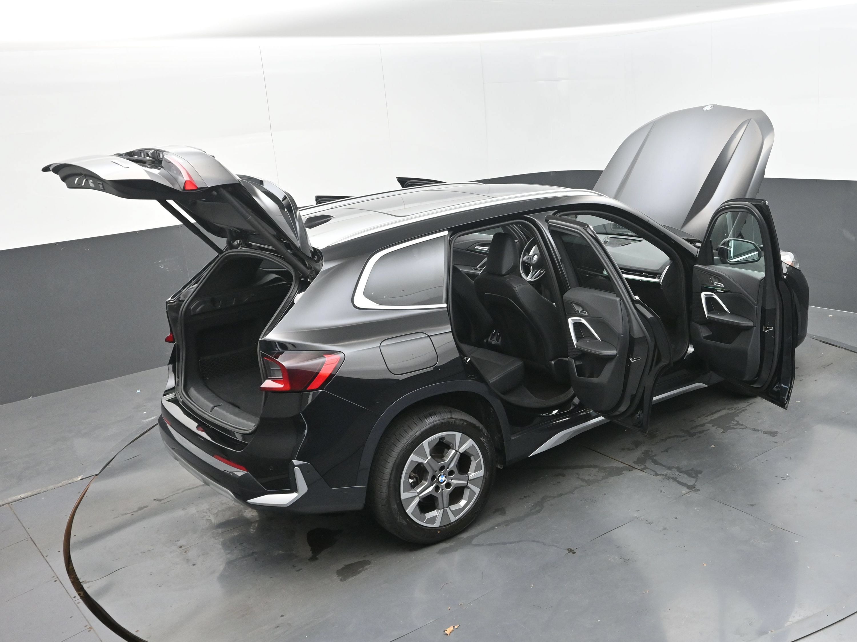 Used 2025 BMW X1 xDrive28i AWD/4WD image 32