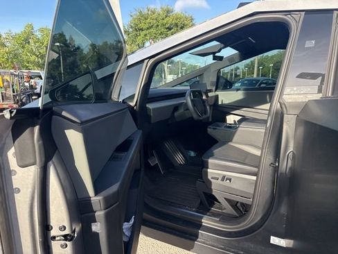 Used 2024 Tesla Cybertruck Cyberbeast AWD/4WD image 13