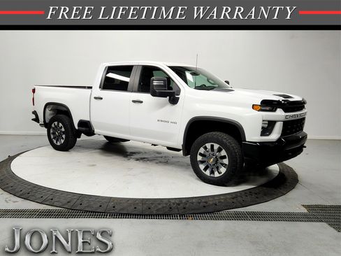 Used 2022 Chevrolet Silverado 2500 Custom image 1