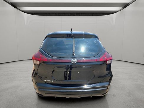 Used 2025 Nissan Kicks Play S w/ Interior Electronics Package FWD image 7
