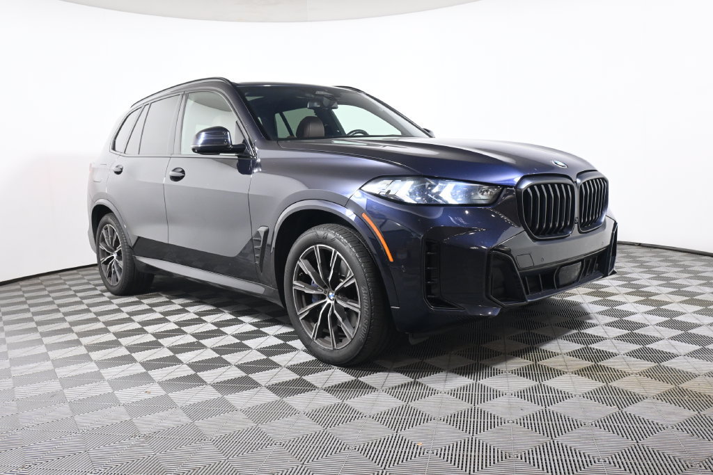 Used 2024 BMW X5 xDrive40i w/ M Sport Package AWD/4WD image 9