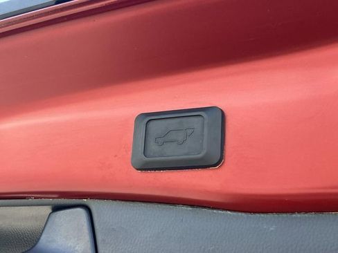 Used 2025 Toyota RAV4 XLE w/ Convenience Package FWD image 13