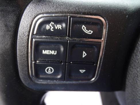 Used 2011 Jeep Wrangler Unlimited Sahara w/ Connectivity Group AWD/4WD image 17