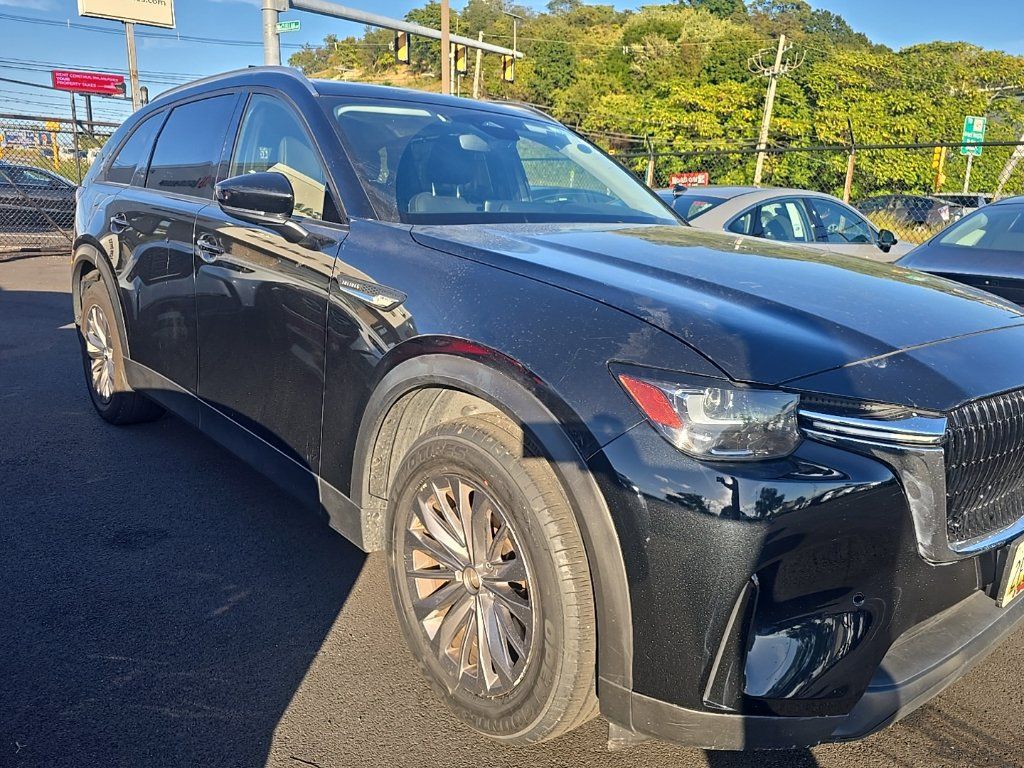 Used 2025 MAZDA CX-90 3.3 Turbo w/ Preferred Package AWD/4WD image 2