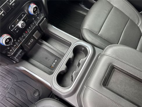 Used 2021 GMC Sierra 1500 SLT w/ SLT Convenience Package AWD/4WD image 29