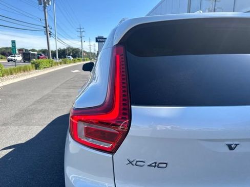 Certified 2025 Volvo XC40 B5 Core AWD/4WD image 10