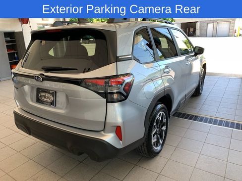 Used 2025 Subaru Forester Premium AWD/4WD image 10