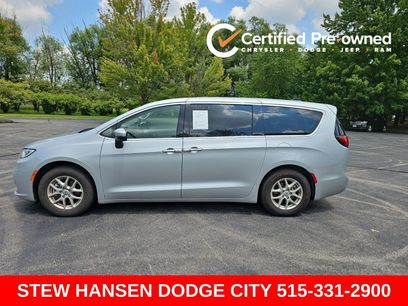 Used 2023 Chrysler Pacifica Touring-L
