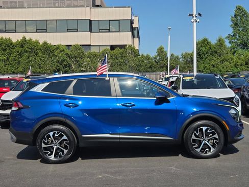 Used 2023 Kia Sportage EX AWD/4WD image 3