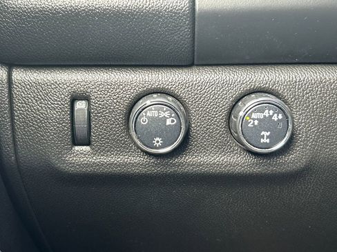 Used 2022 Chevrolet Colorado LT w/ Fleet Safety Package image 13