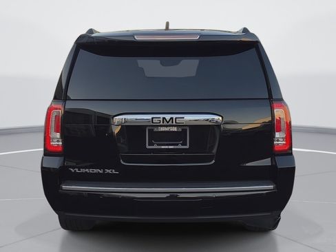 Used 2017 GMC Yukon XL Denali w/ Open Road Package AWD/4WD image 4
