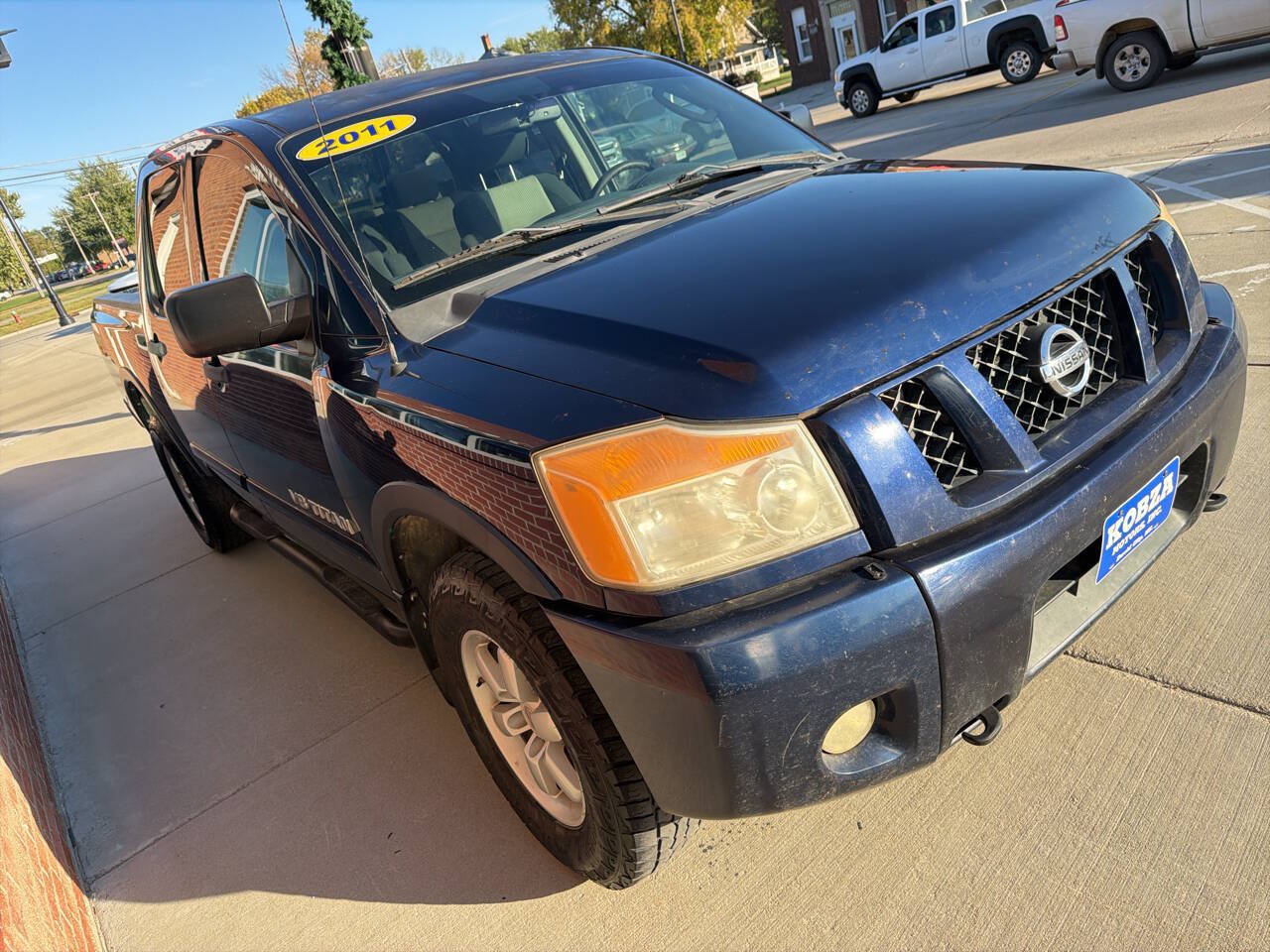 Used 2011 Nissan Titan PRO-4X AWD/4WD image 5